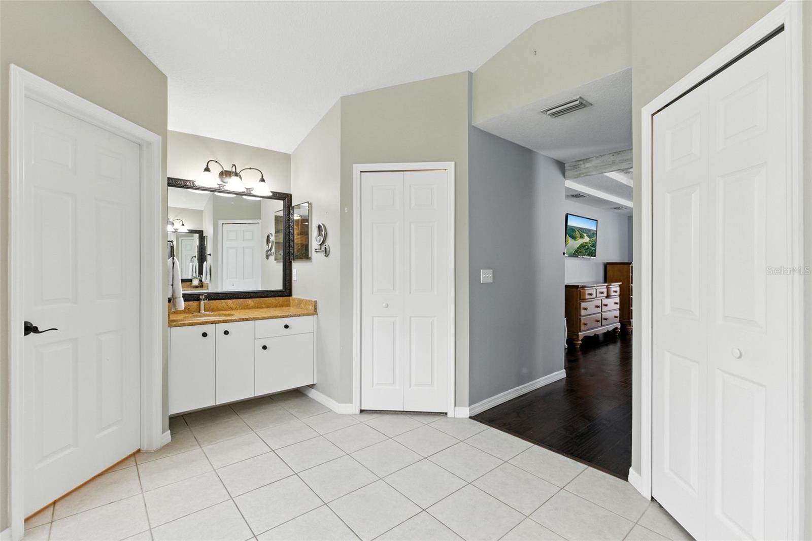 WATERS EDGE PH 10 - Residential