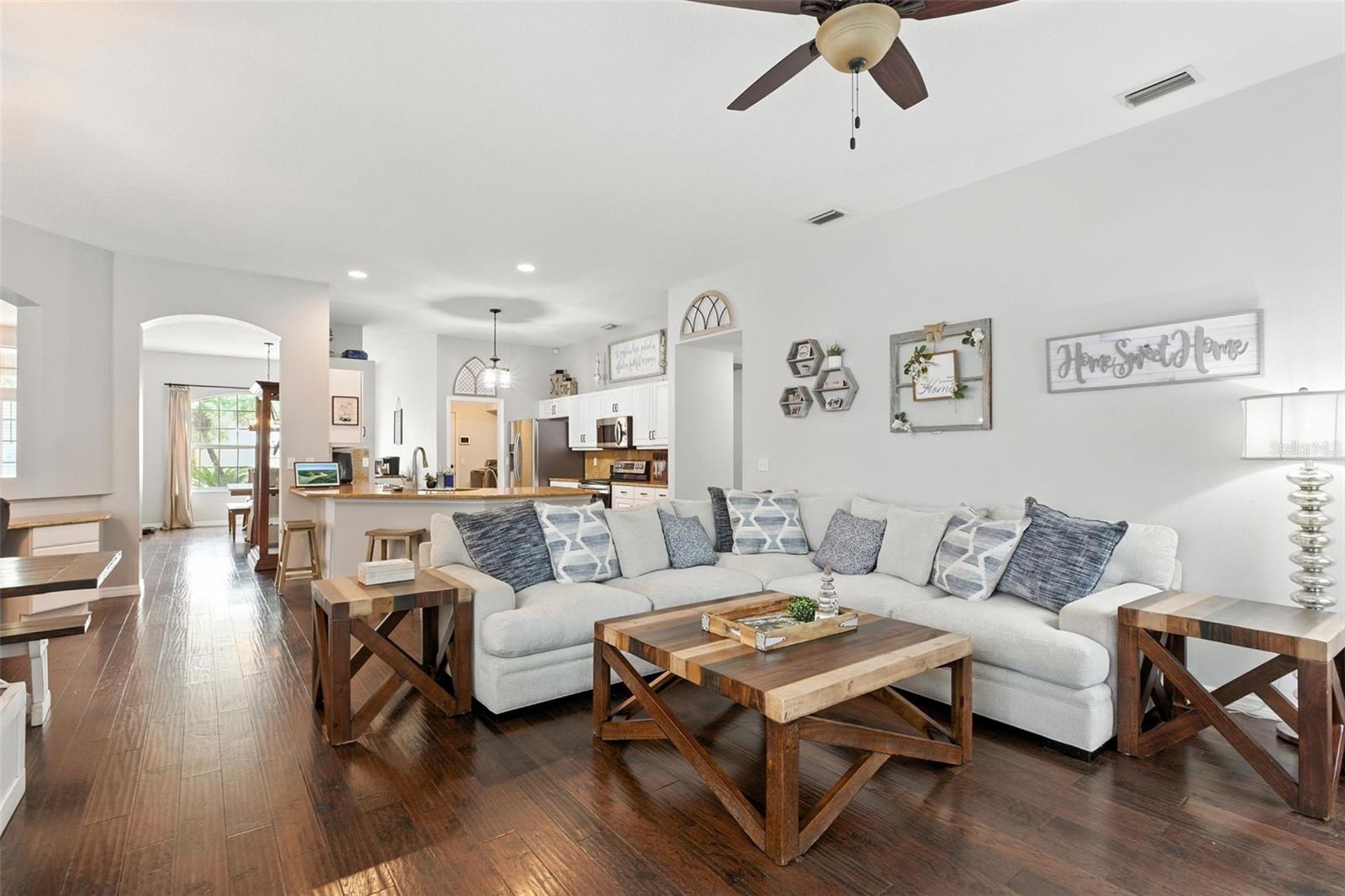 WATERS EDGE PH 10 - Residential