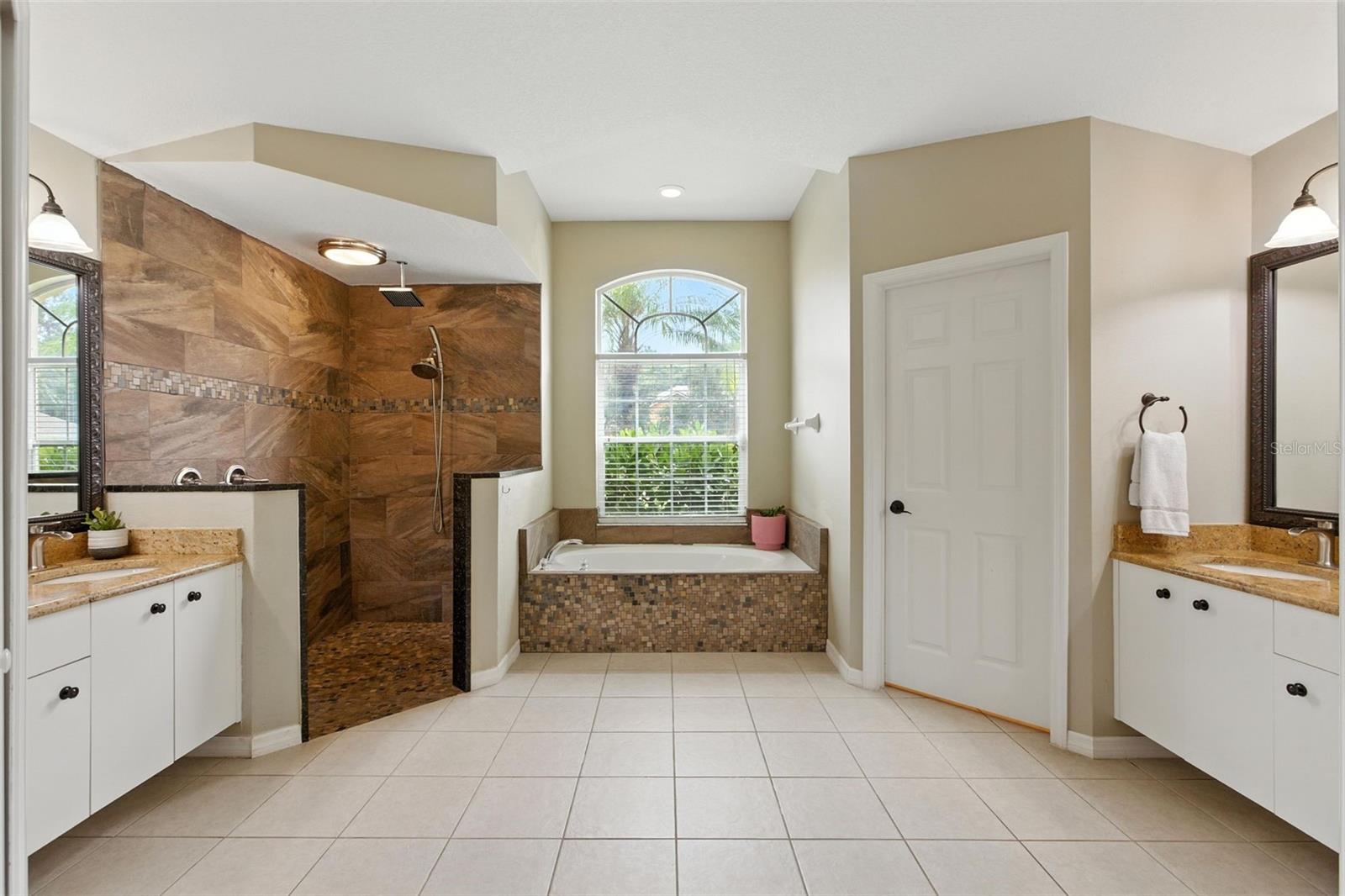 WATERS EDGE PH 10 - Residential