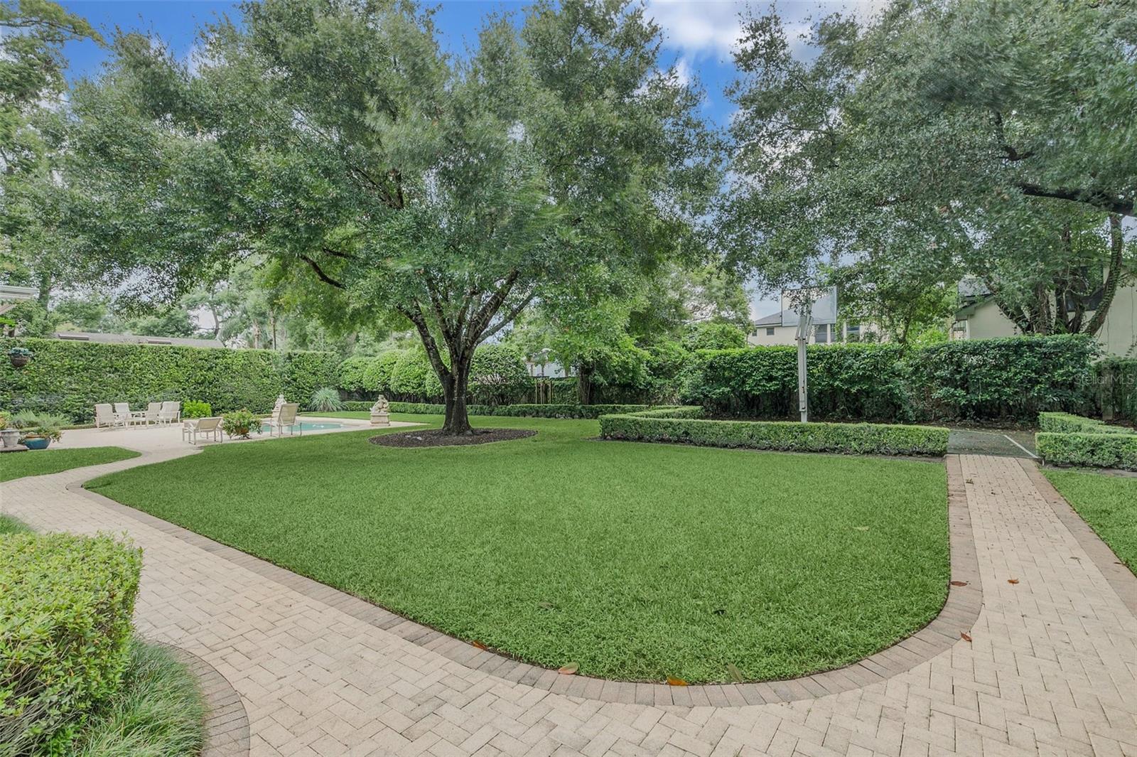 ETHEL PARK - Residential