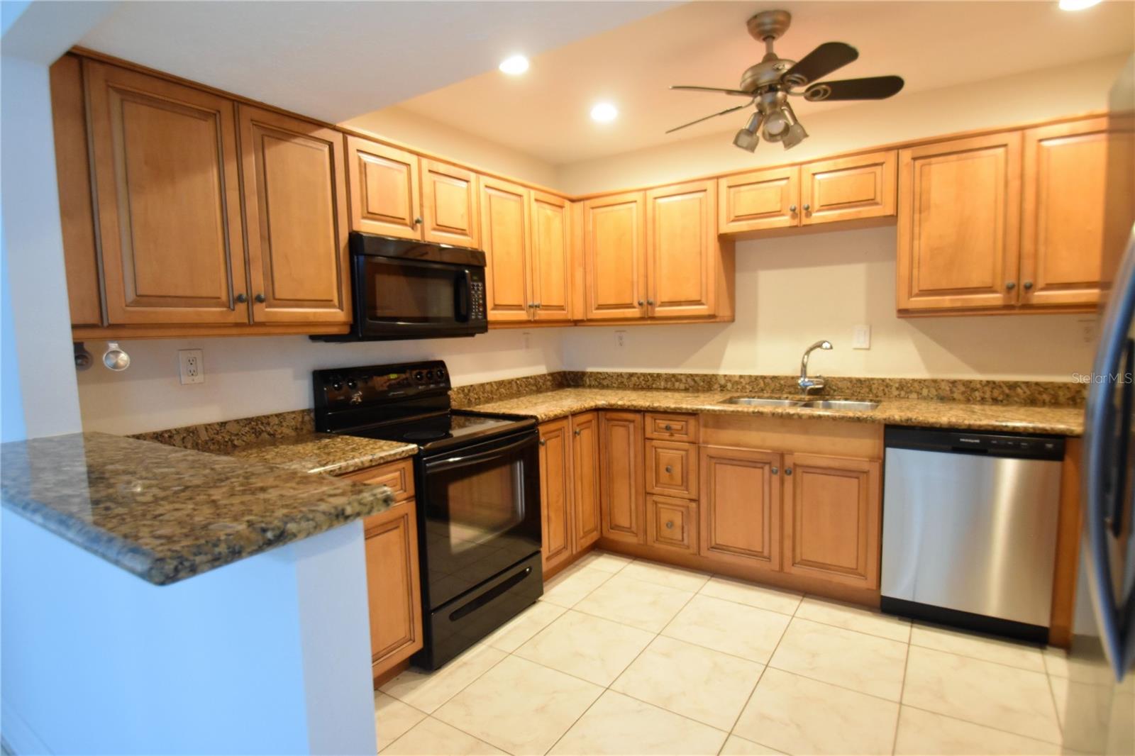 PELICAN COVE IX - Residential Lease