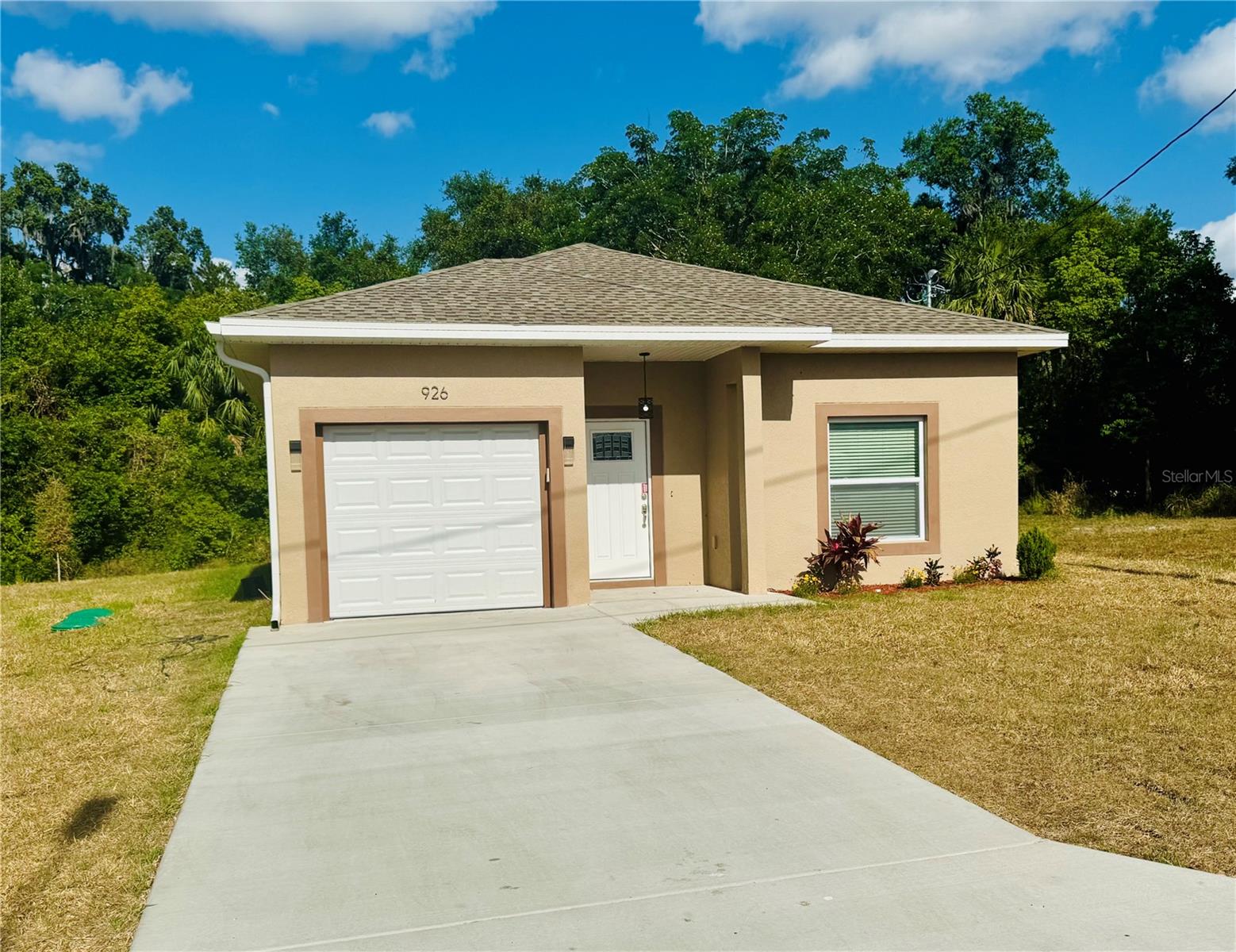 926 CLOVER STREET