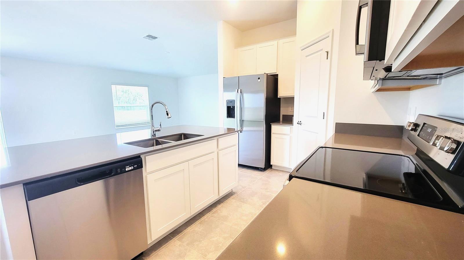 ASTONIA NORTH - Residential Lease