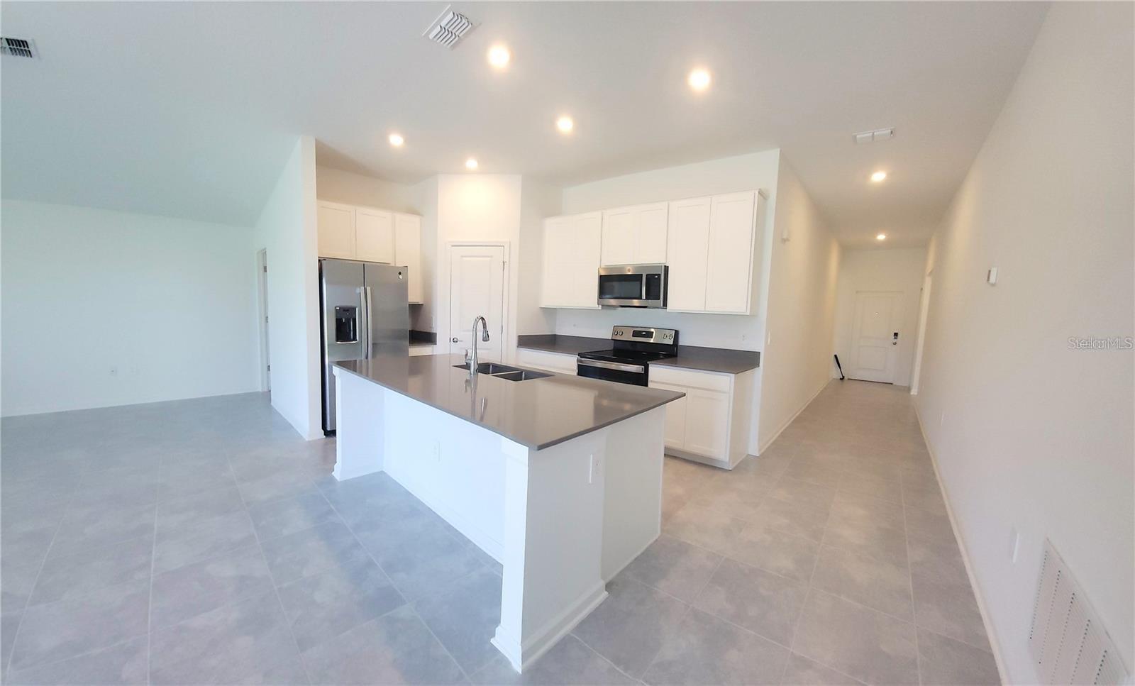 ASTONIA NORTH - Residential Lease