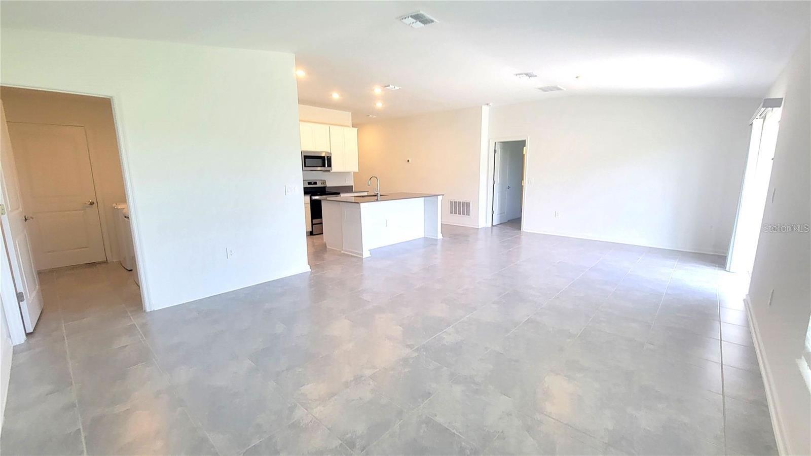 ASTONIA NORTH - Residential Lease
