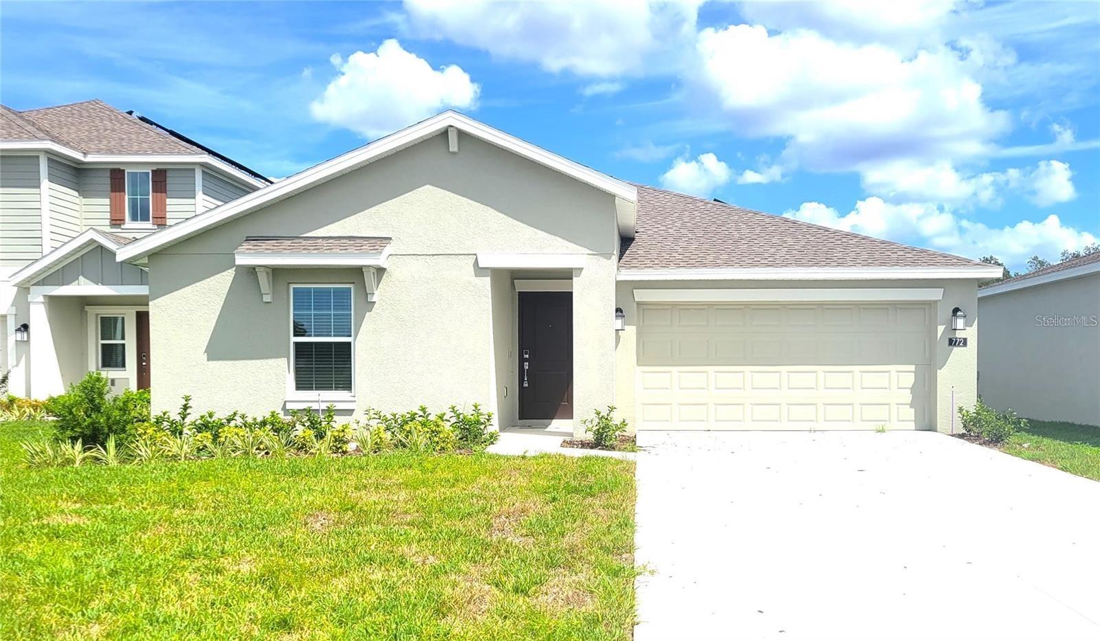 Beautiful single-family home ready to move in.
Open floor plan connecting living, dining, and kitchen with quartz island, tall cabinets, stainless steel appliances, and pantry.
Spacious master suite with dual sinks and walk-in closet.
Tile in main areas, carpet in bedrooms, and laundry room leading to a two-car garage.
Community offers pool, playground, and green spaces.
Conveniently located near Posner Park, schools, and I-4.
