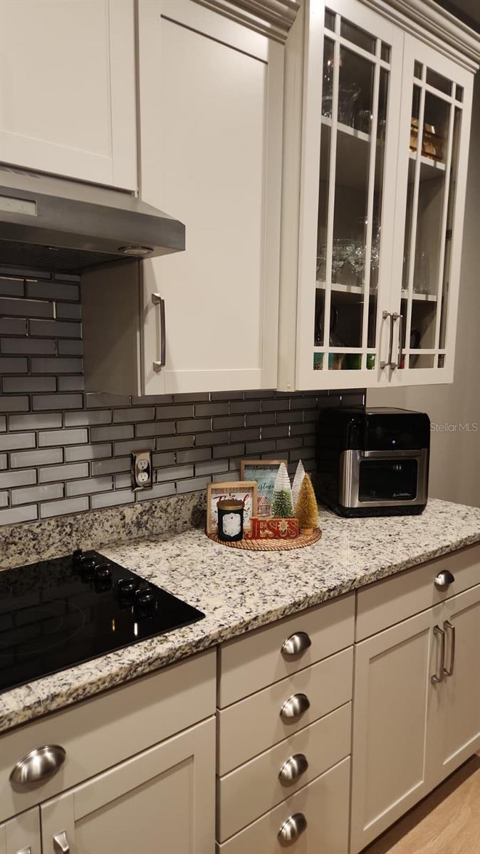 SOLA VISTA - Residential Lease