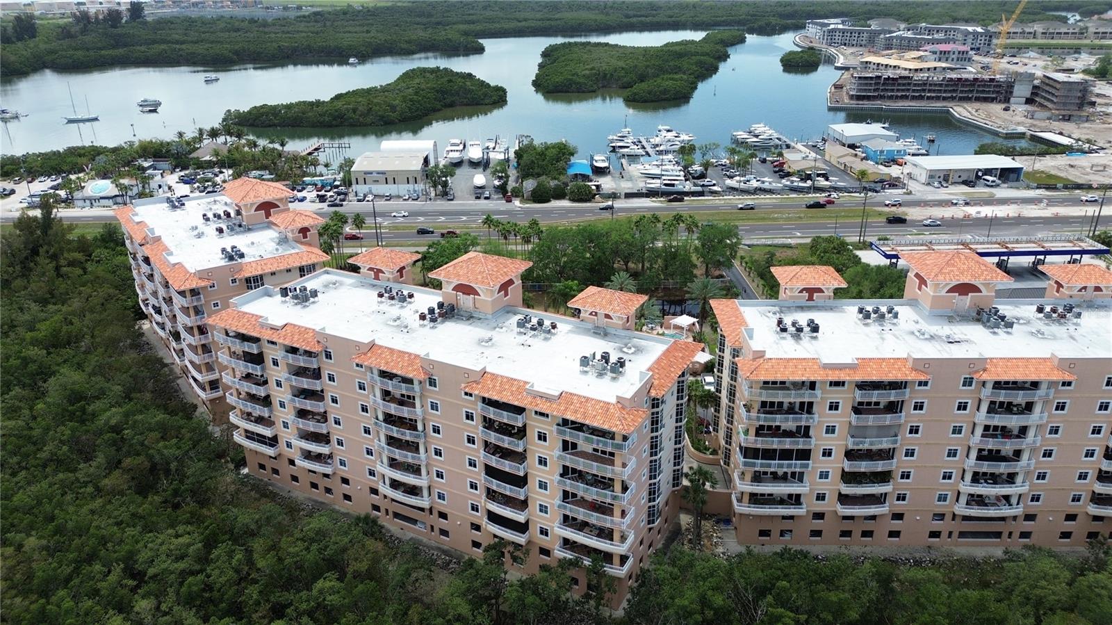 GRANDE VERANDAHS ON THE BAY - Residential