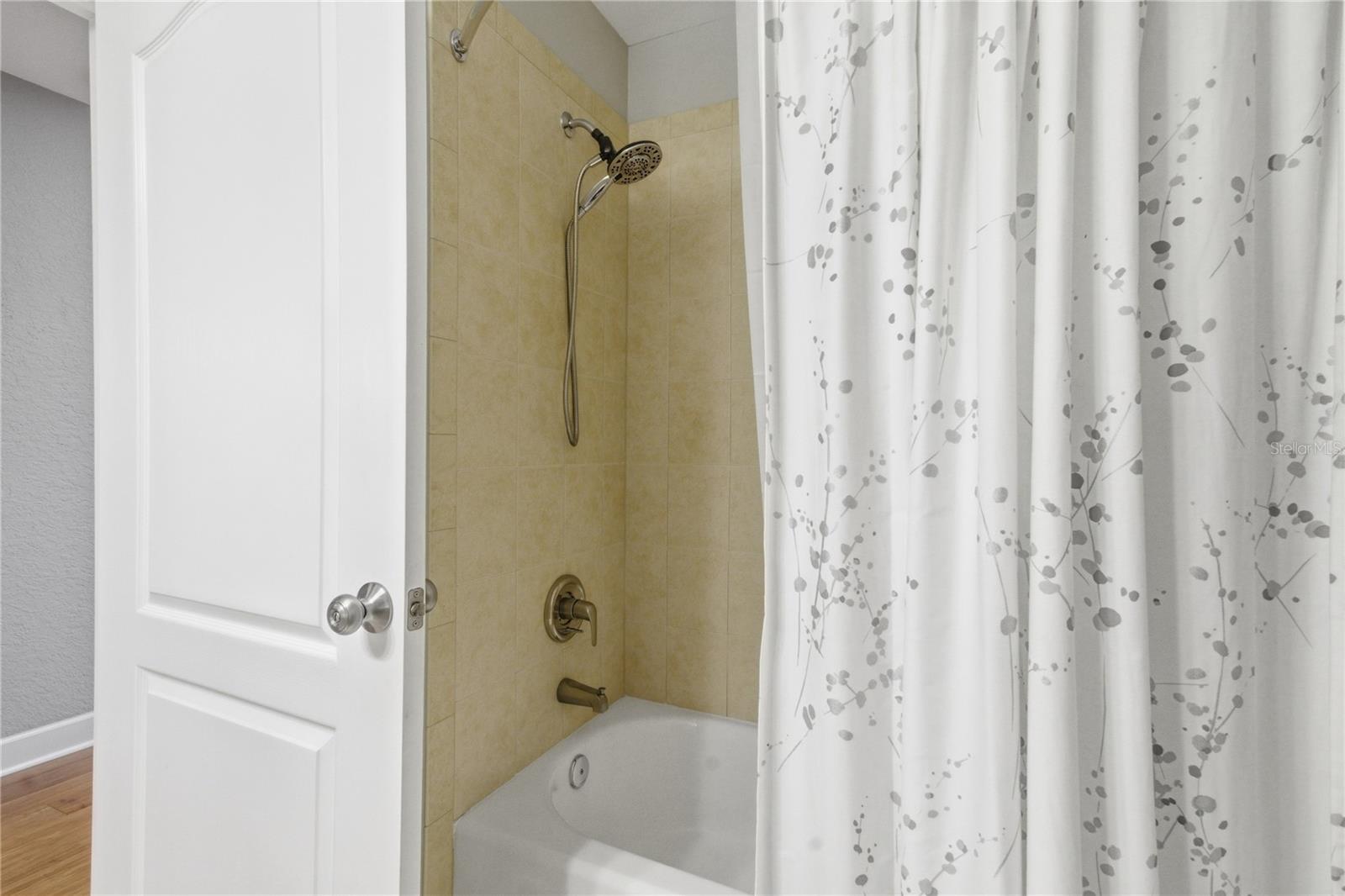 GRANDE VERANDAHS ON THE BAY - Residential