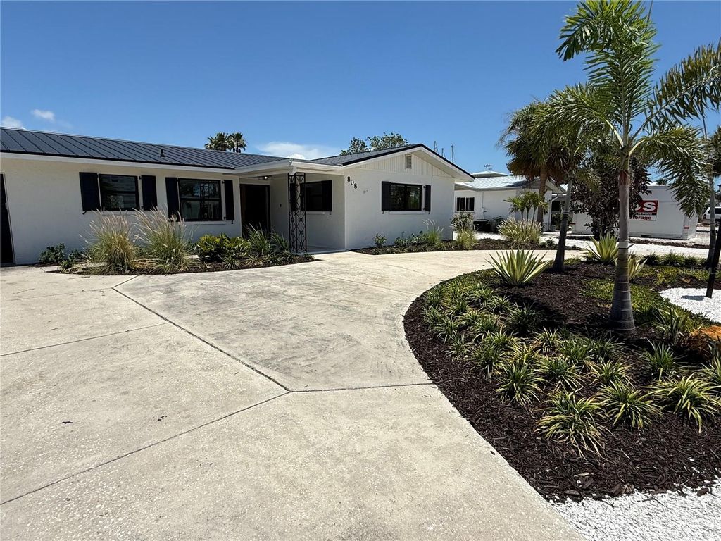 Photo of 808 25th Avenue W, Palmetto, FL 34221 (MLS # A4654017)