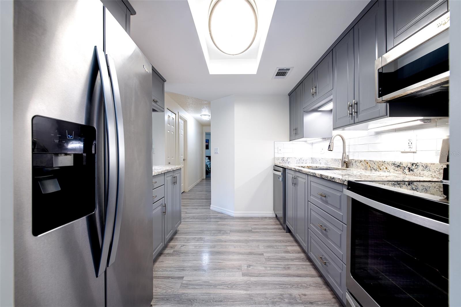 Casas a venda 3 - Jen Dantas 128 CAMPHOR CIRCLE C