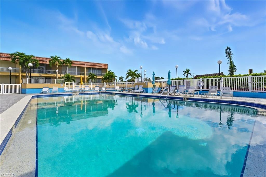 DEL PRADO PARK TOWNHOUSE - Residential