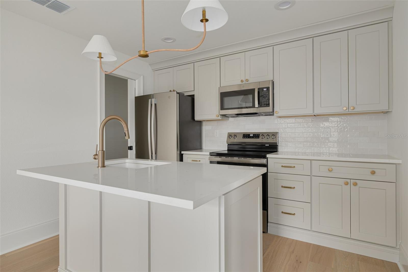 SNELL & HAMLETTS NORTH SHORE ADD REV REP - Residential