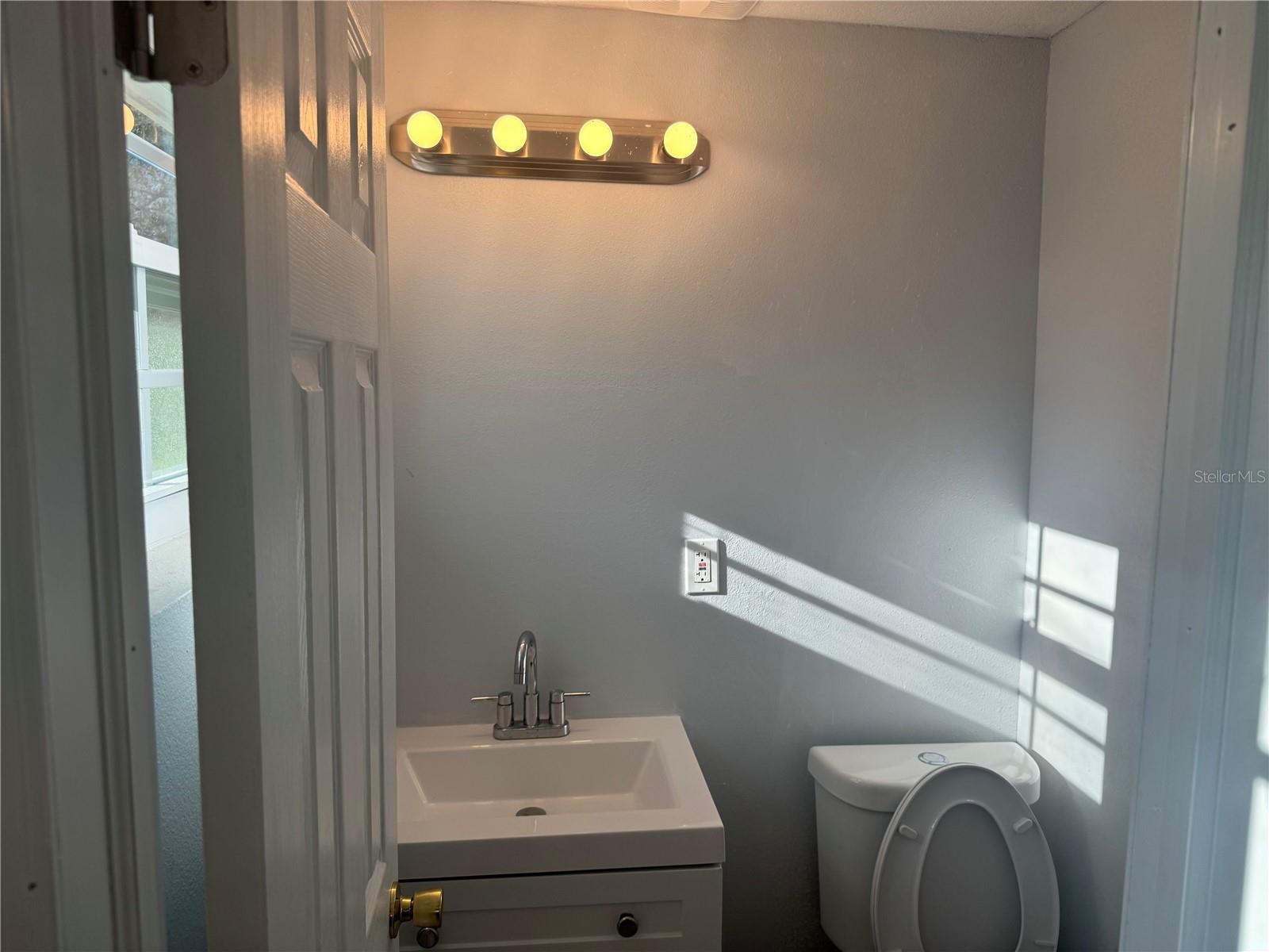 ACADEMY MANOR UNIT 01 - Residential