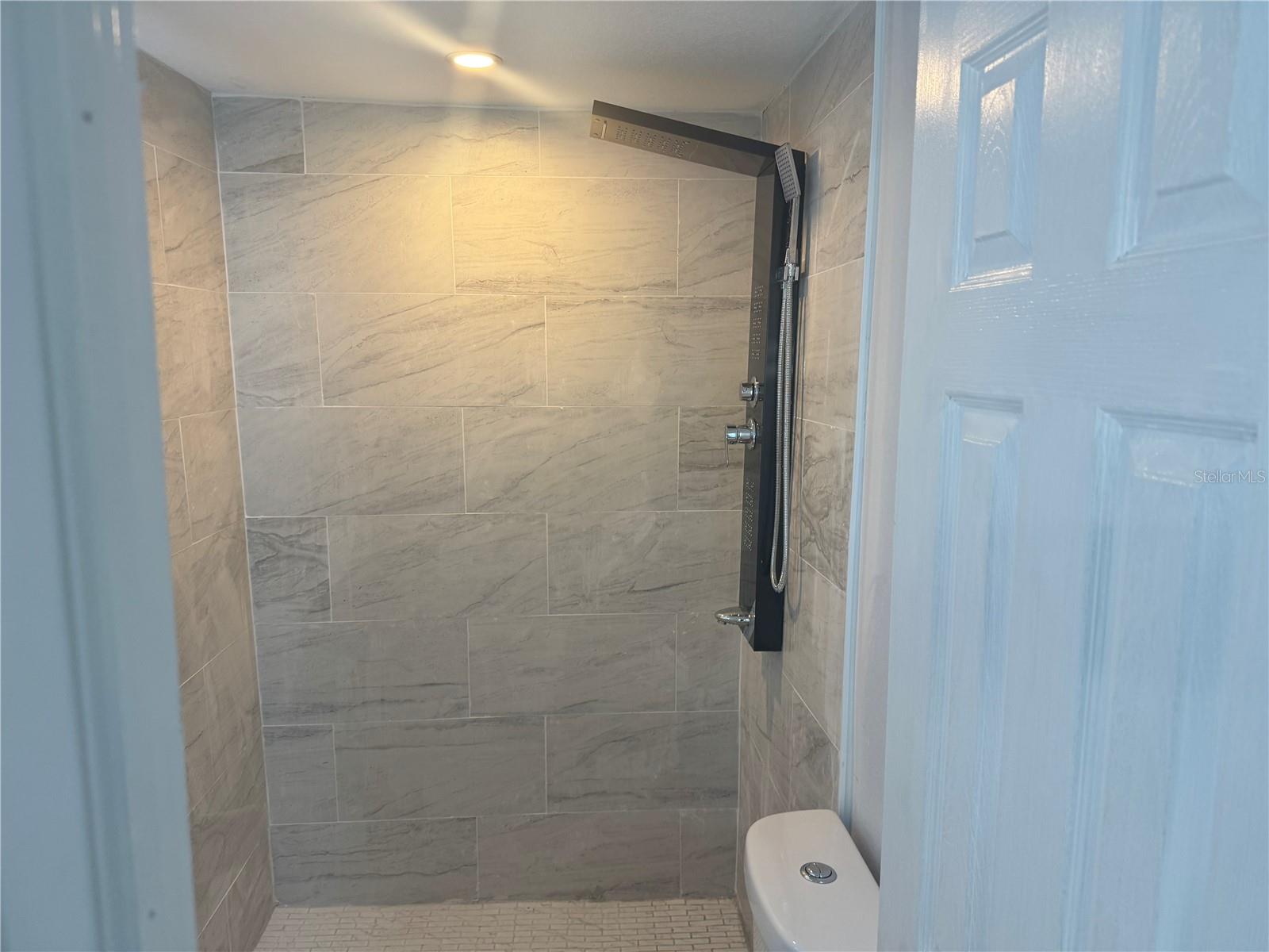 ACADEMY MANOR UNIT 01 - Residential