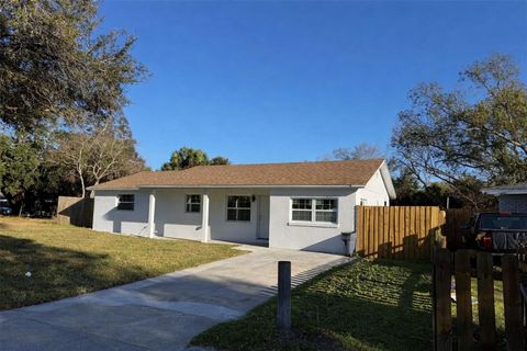 Photo of 135 Bob Thomas Circle, Sanford, FL 32771 (MLS # O6382580)