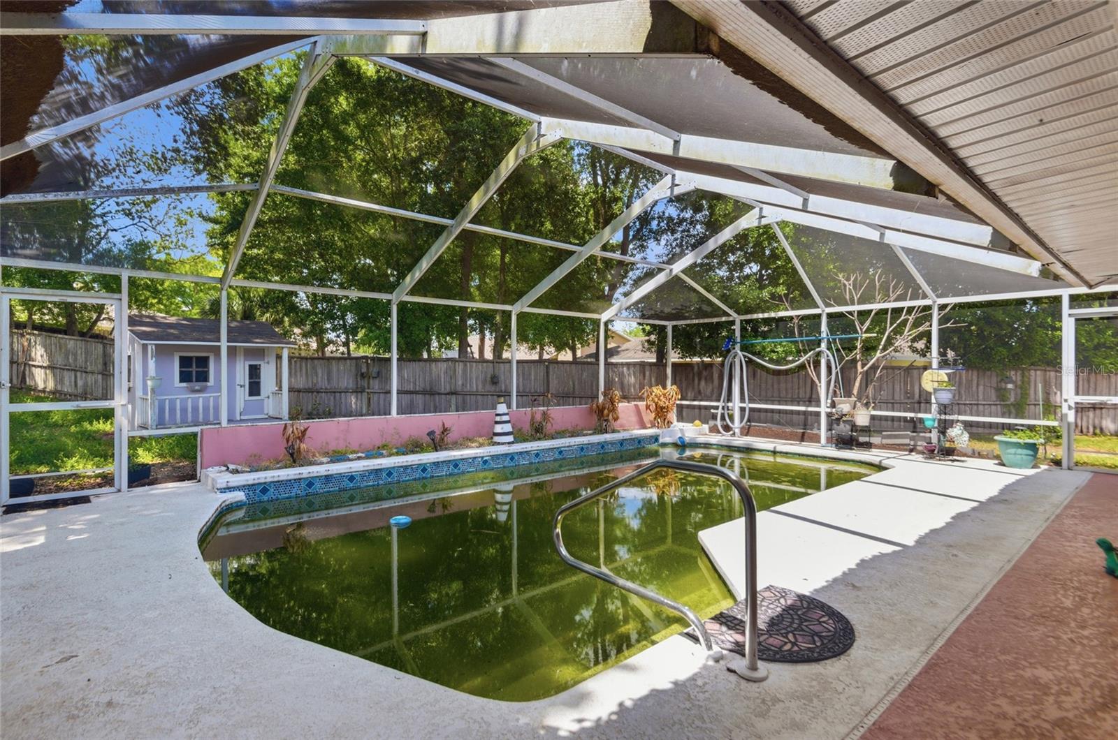 OVERLOOK ESTATES - Residential