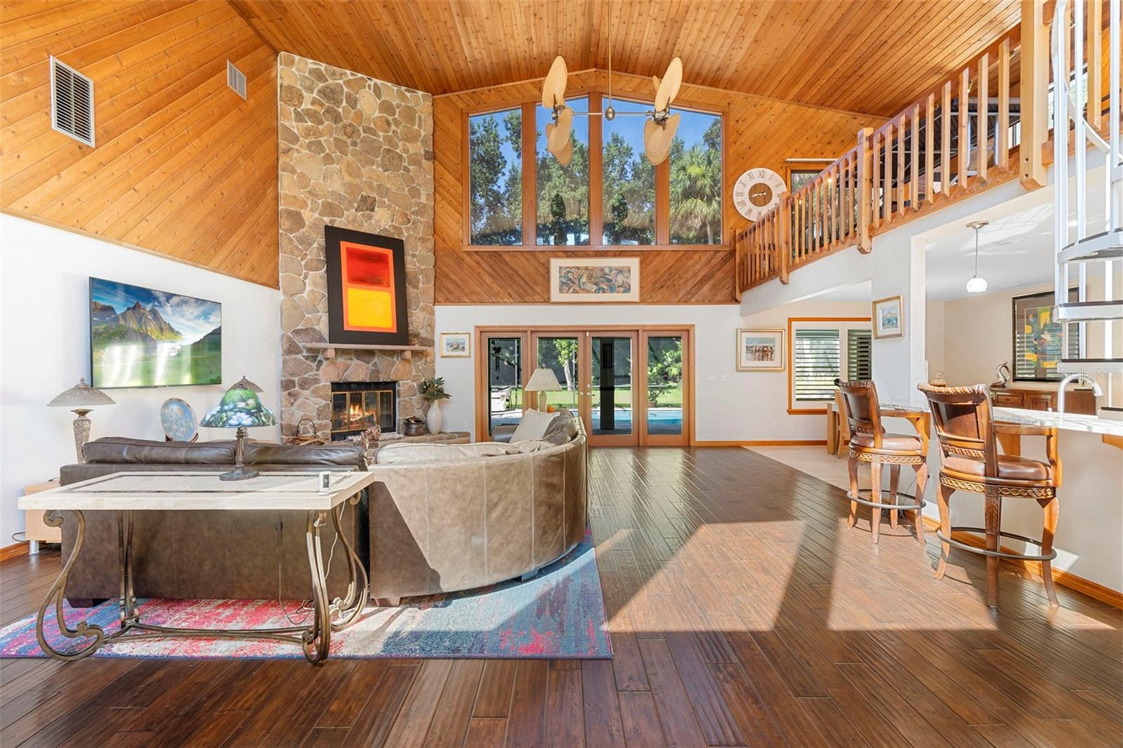 550 S TIMBERLANE DRIVE