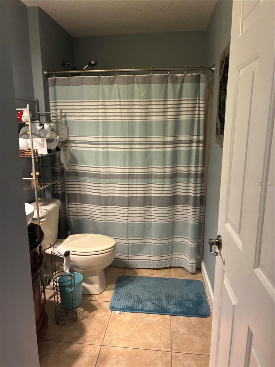 ROLLING WOODS - Residential