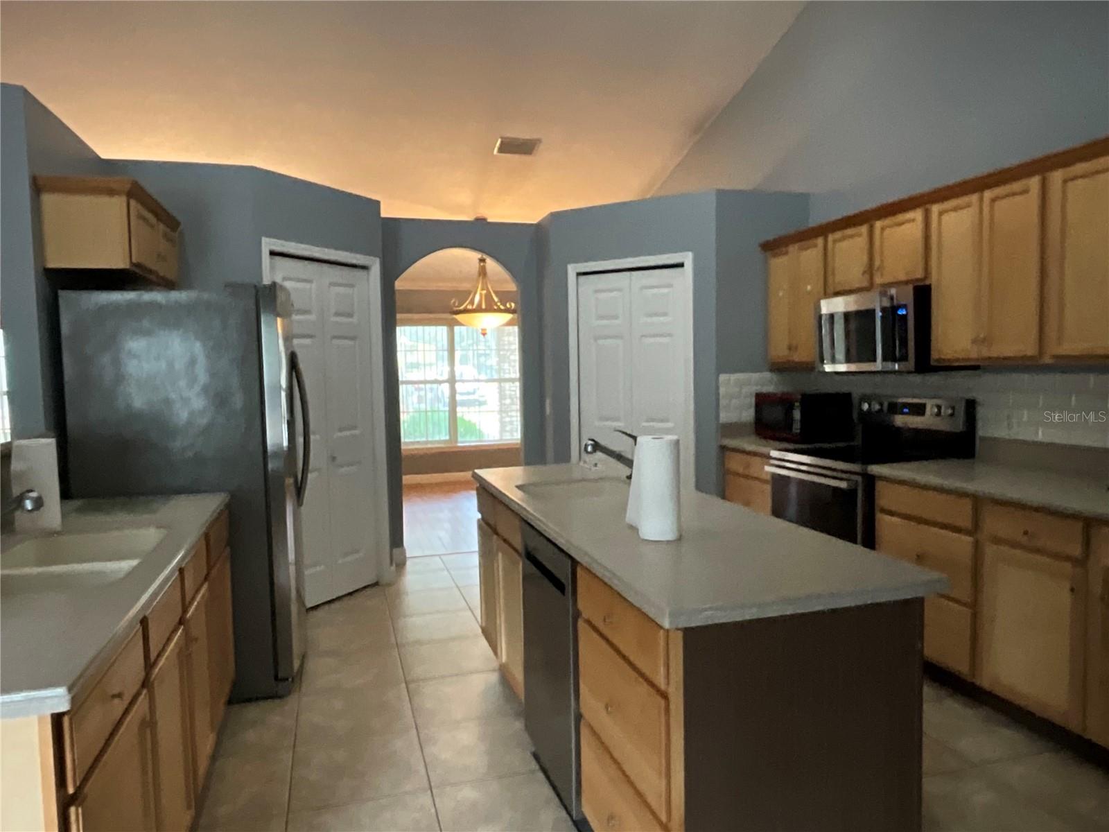 ROLLING WOODS - Residential