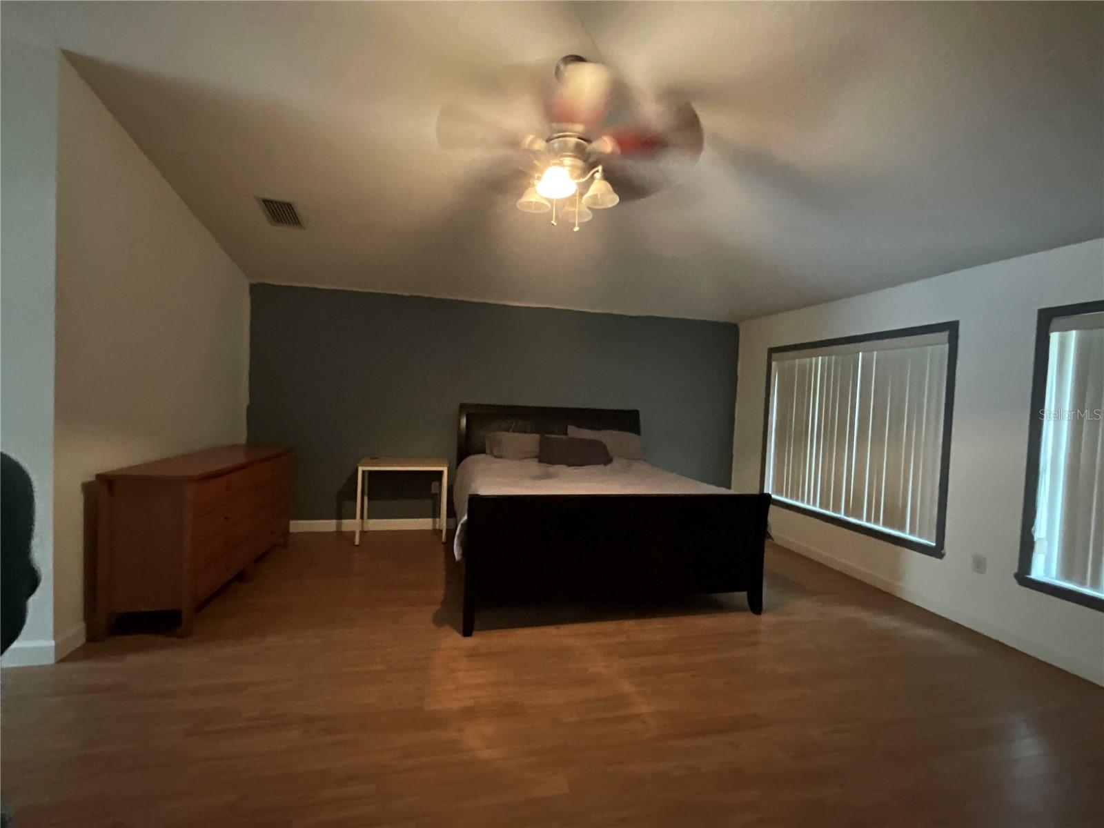 ROLLING WOODS - Residential