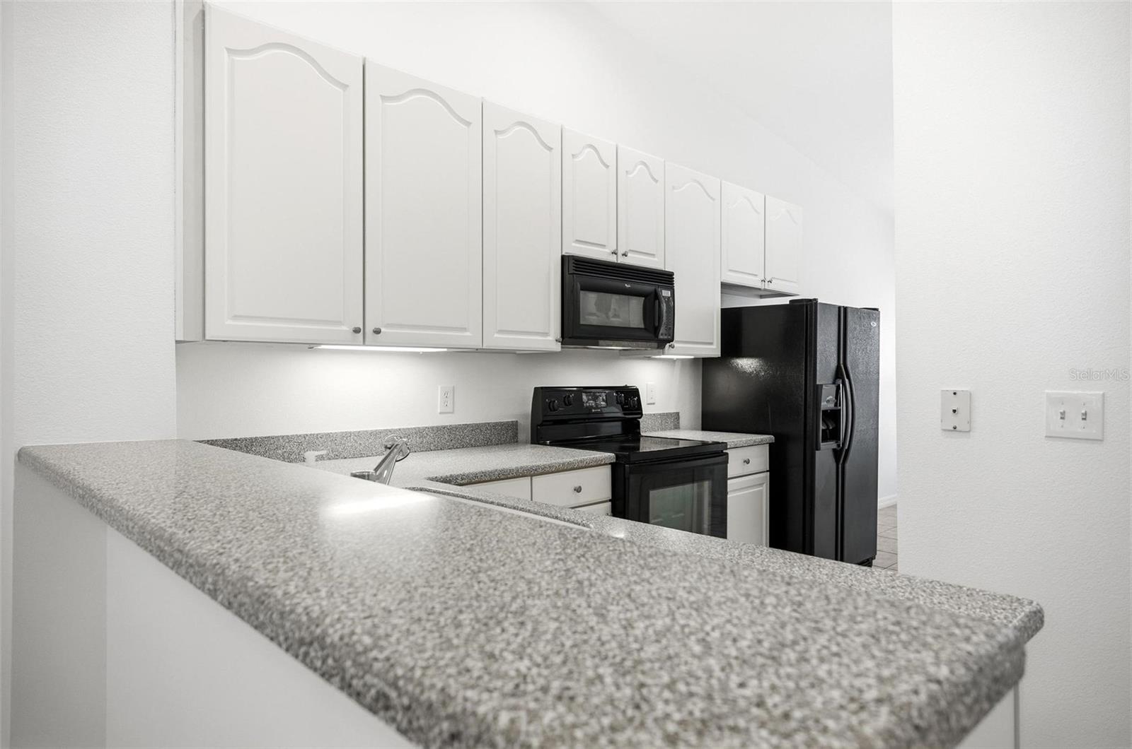 CANOPY WALK PH 1 - Residential Lease