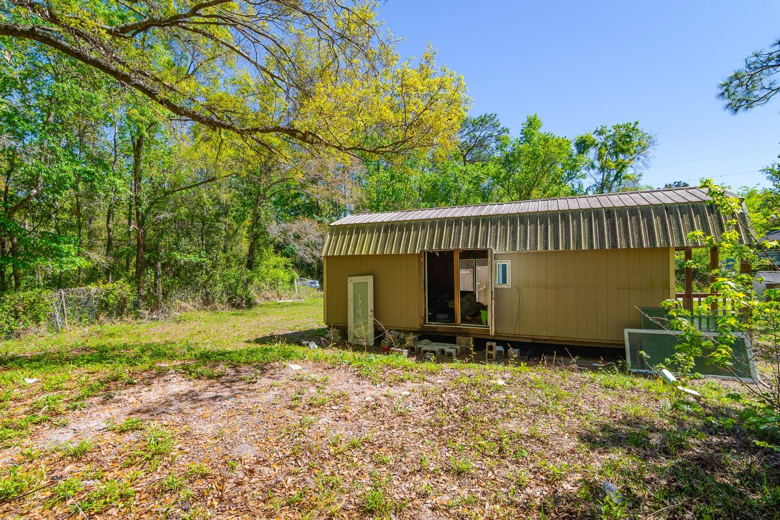 MOON LAKE ESTATES - Land