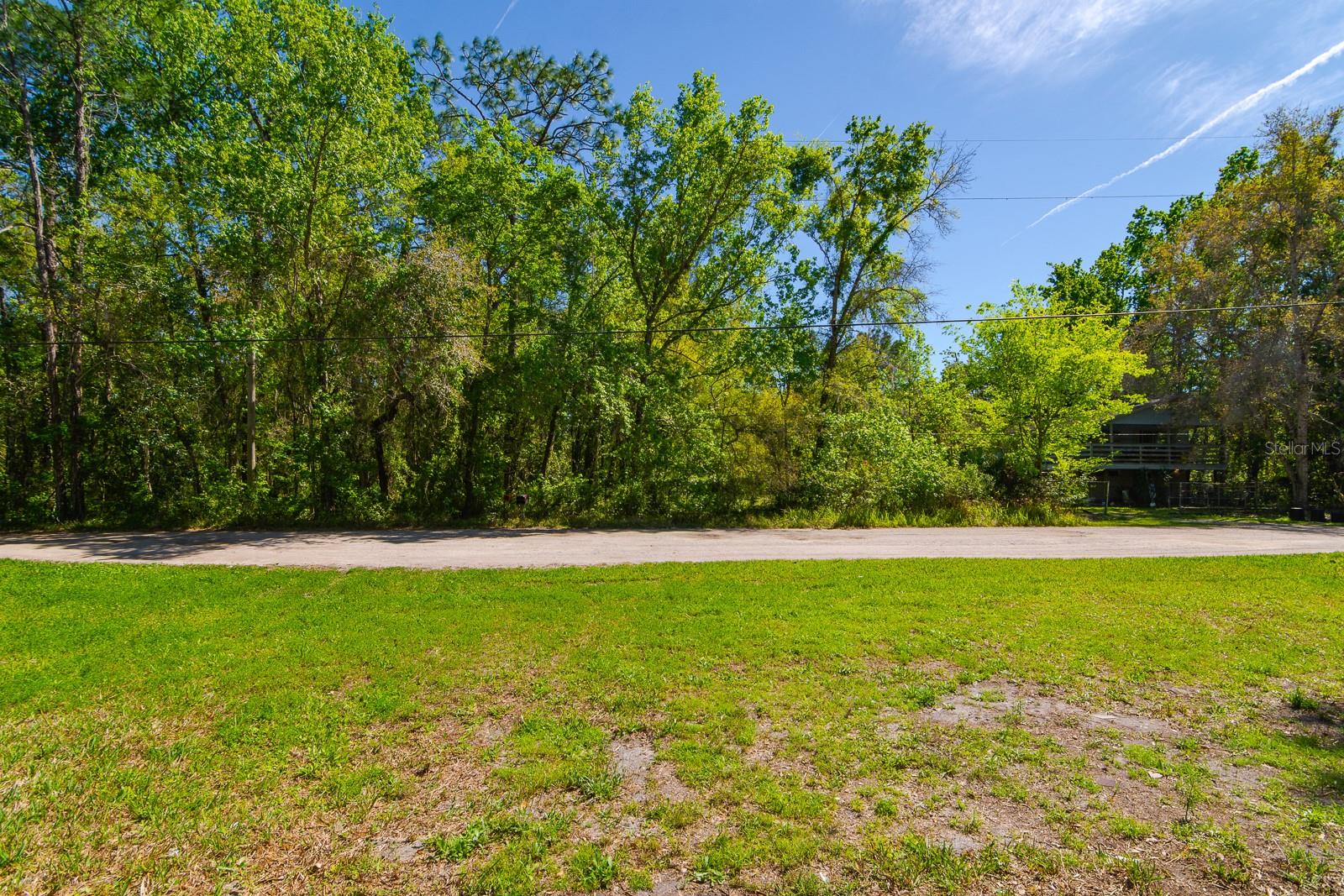 MOON LAKE ESTATES - Land