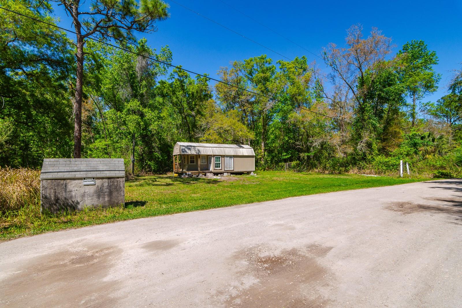 MOON LAKE ESTATES - Land