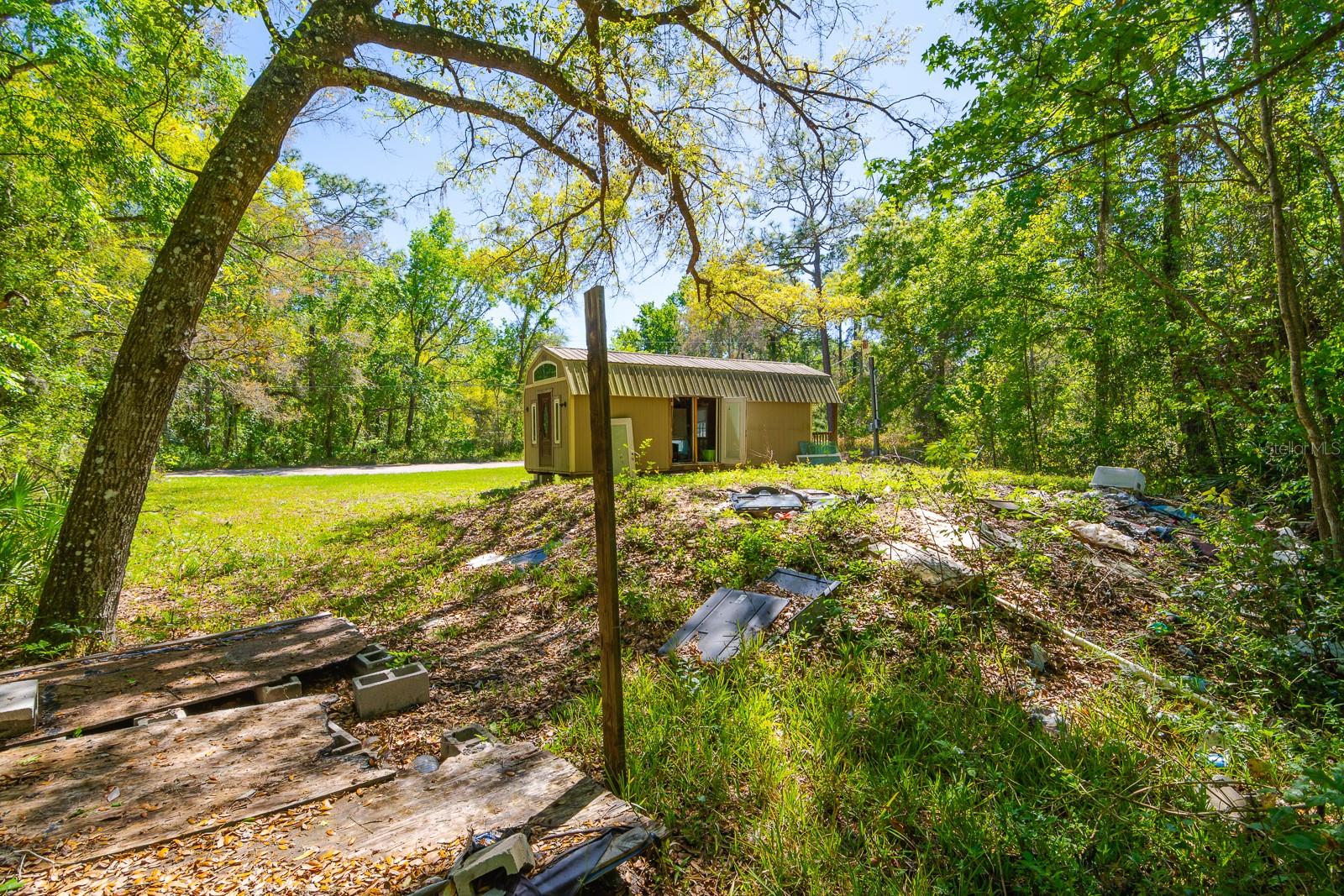 MOON LAKE ESTATES - Land