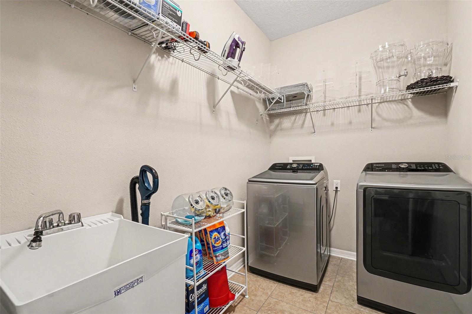 CARLTON LAKES PHASE 1A 1B-1 AND 1B-2 - Residential