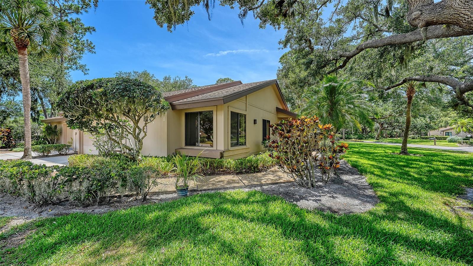 4652 OAK HOLLOW DRIVE 19