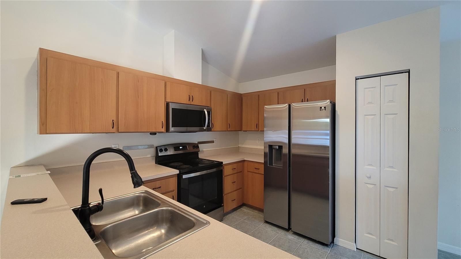 G M WHETSTONE ESTATE ADD TO H S - Residential Lease