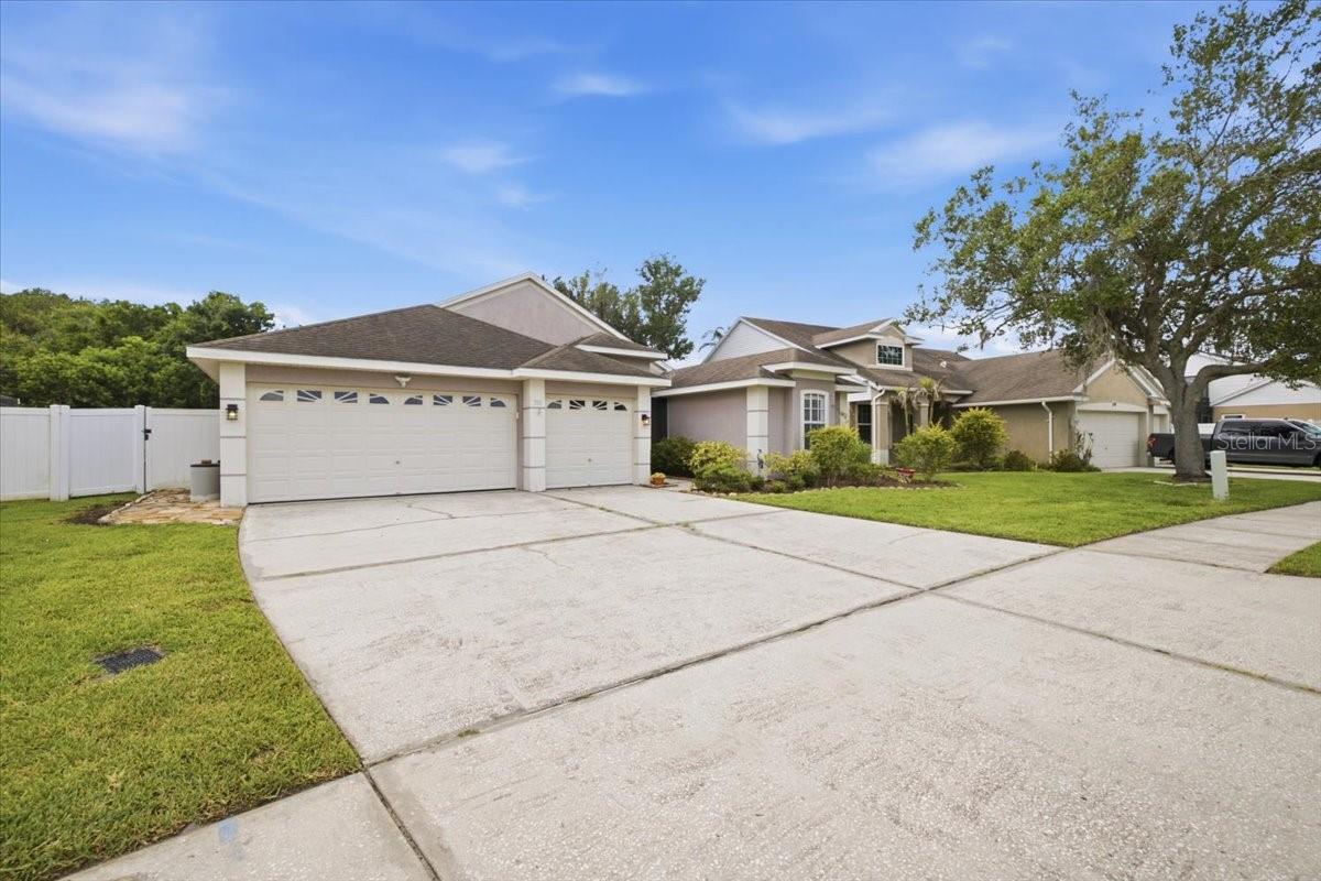 392 TAVERNIER CIRCLE