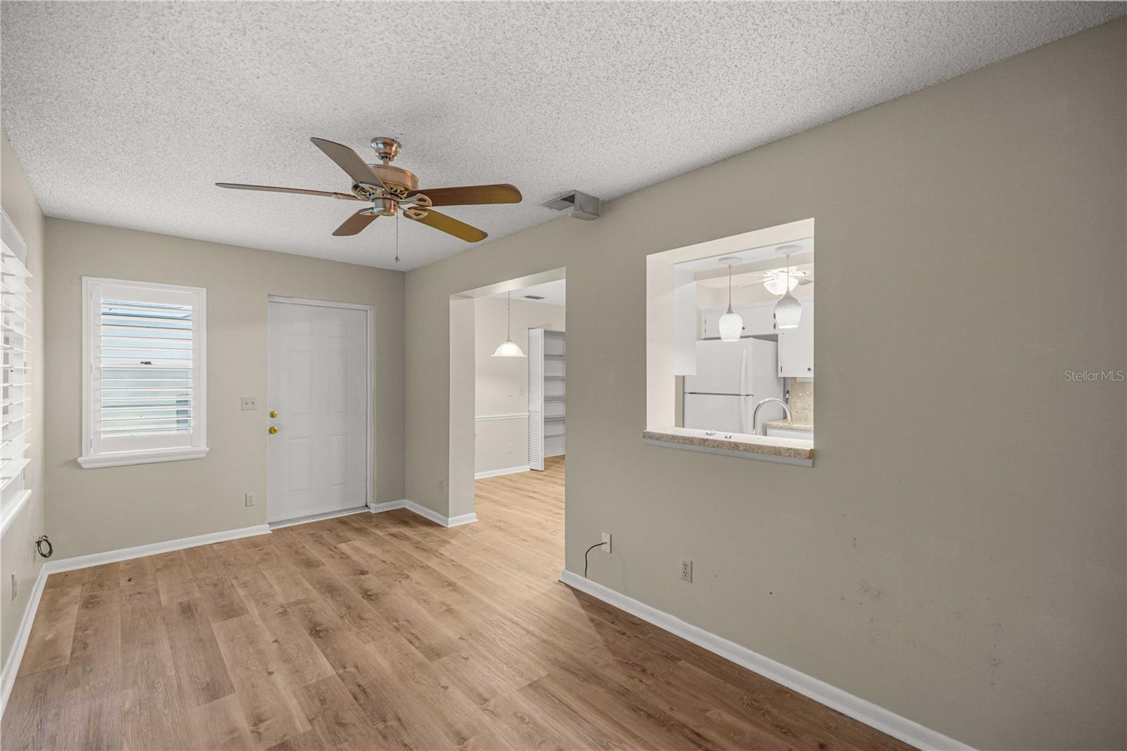 CIRCLE SQUARE WOODS - Residential