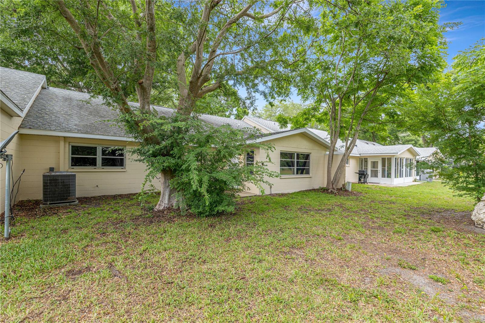 CIRCLE SQUARE WOODS - Residential