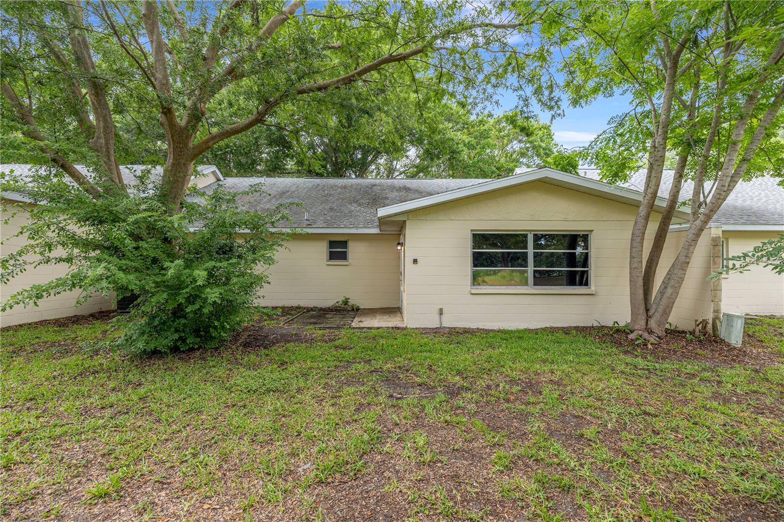 CIRCLE SQUARE WOODS - Residential
