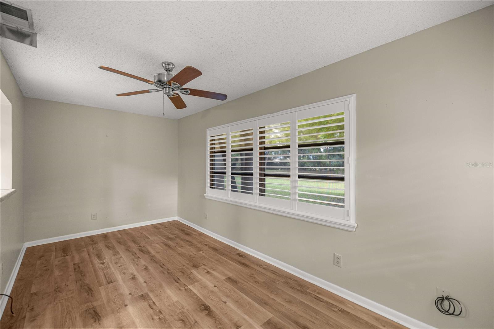 CIRCLE SQUARE WOODS - Residential