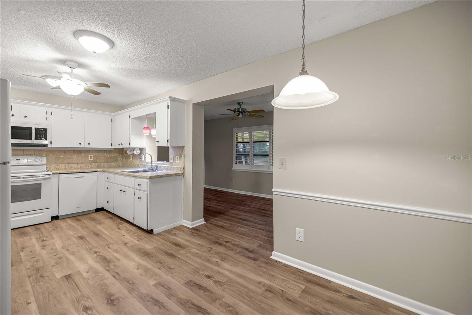 CIRCLE SQUARE WOODS - Residential