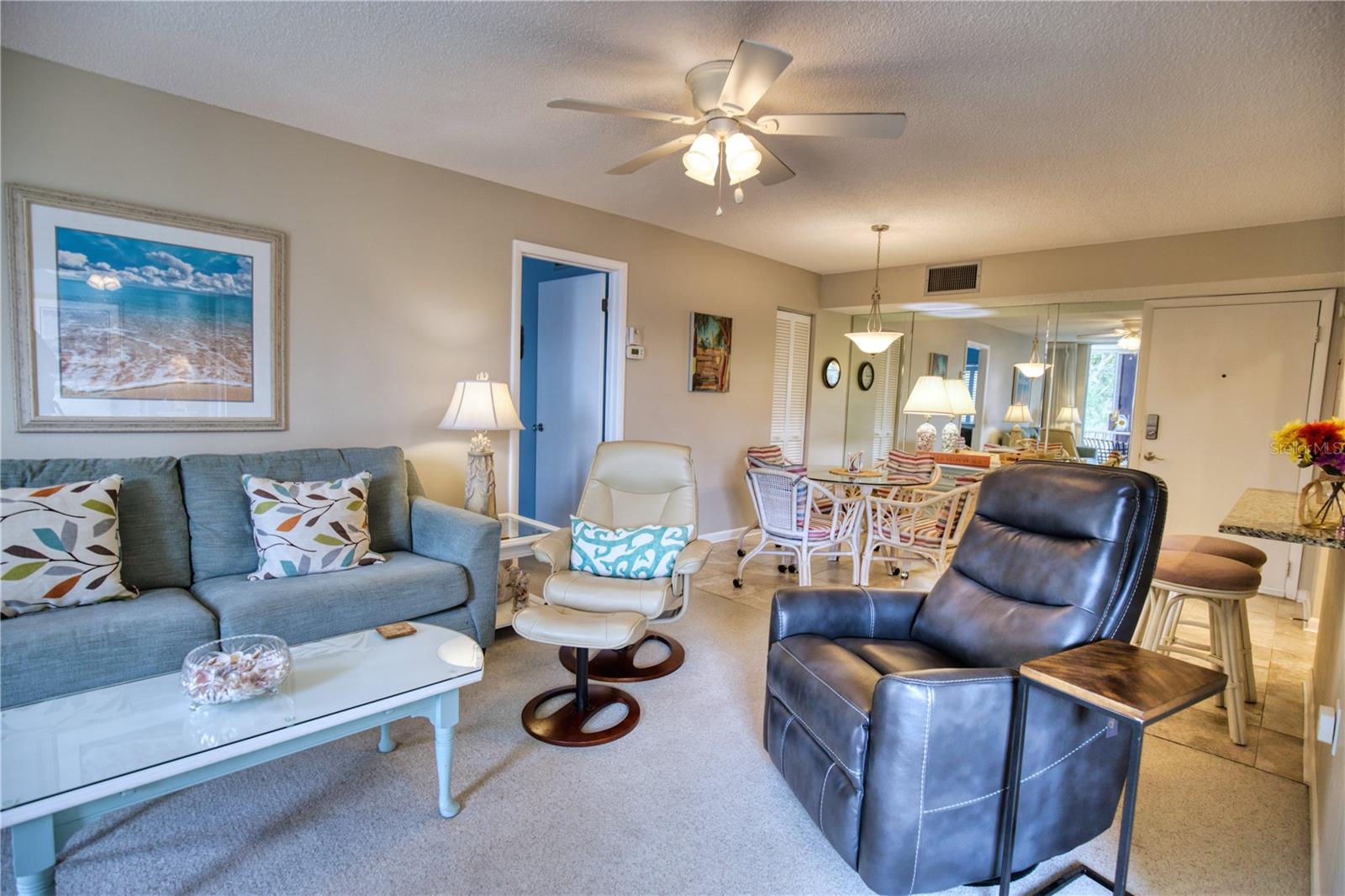 LAS PALMAS - Residential Lease