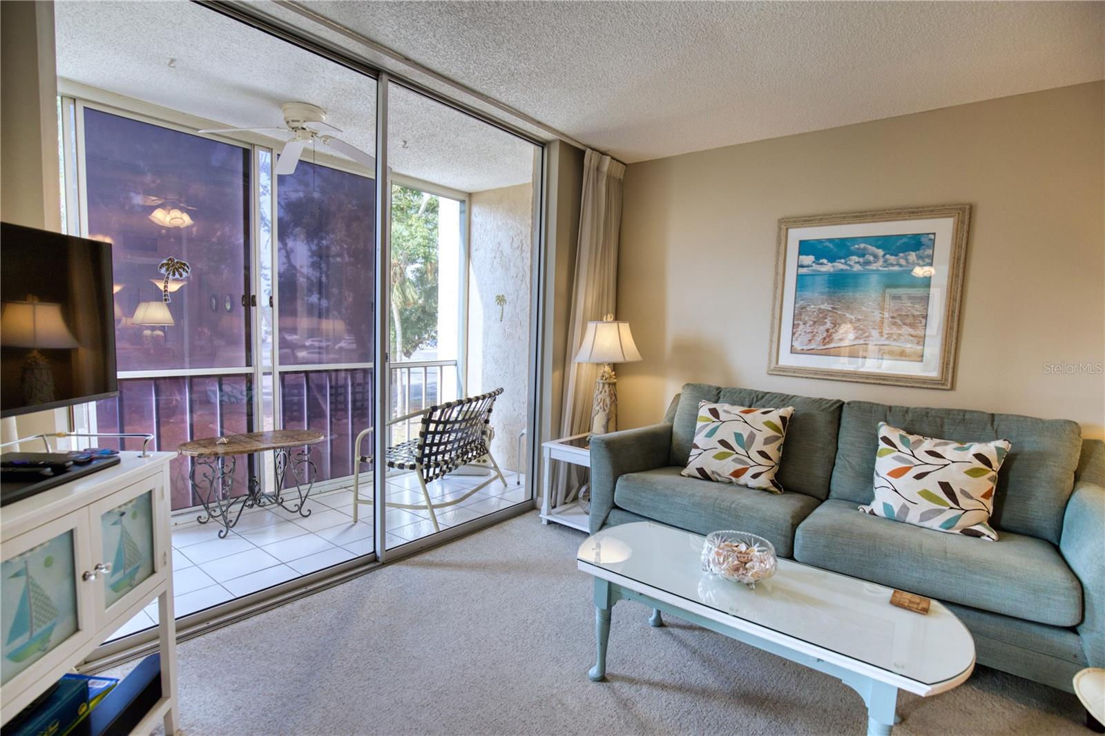 LAS PALMAS - Residential Lease