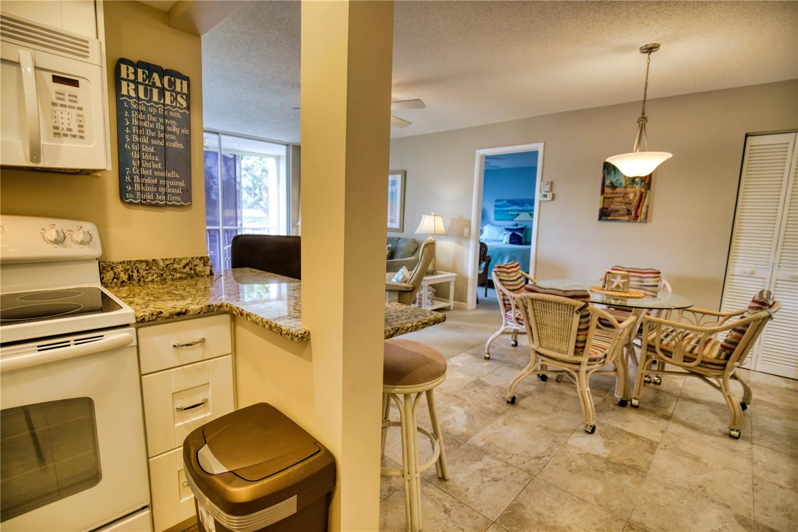 LAS PALMAS - Residential Lease