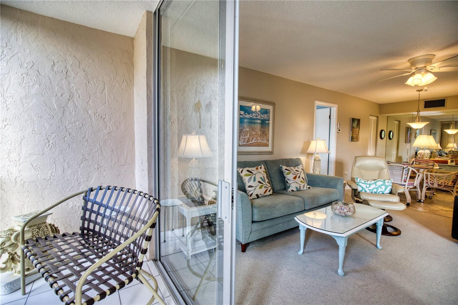 LAS PALMAS - Residential Lease