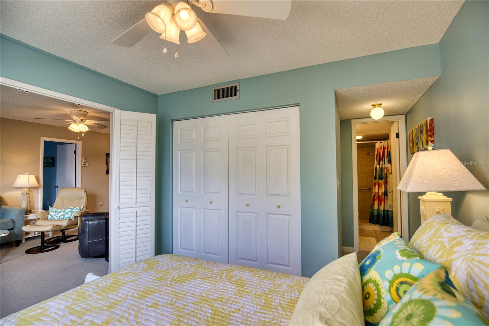 LAS PALMAS - Residential Lease