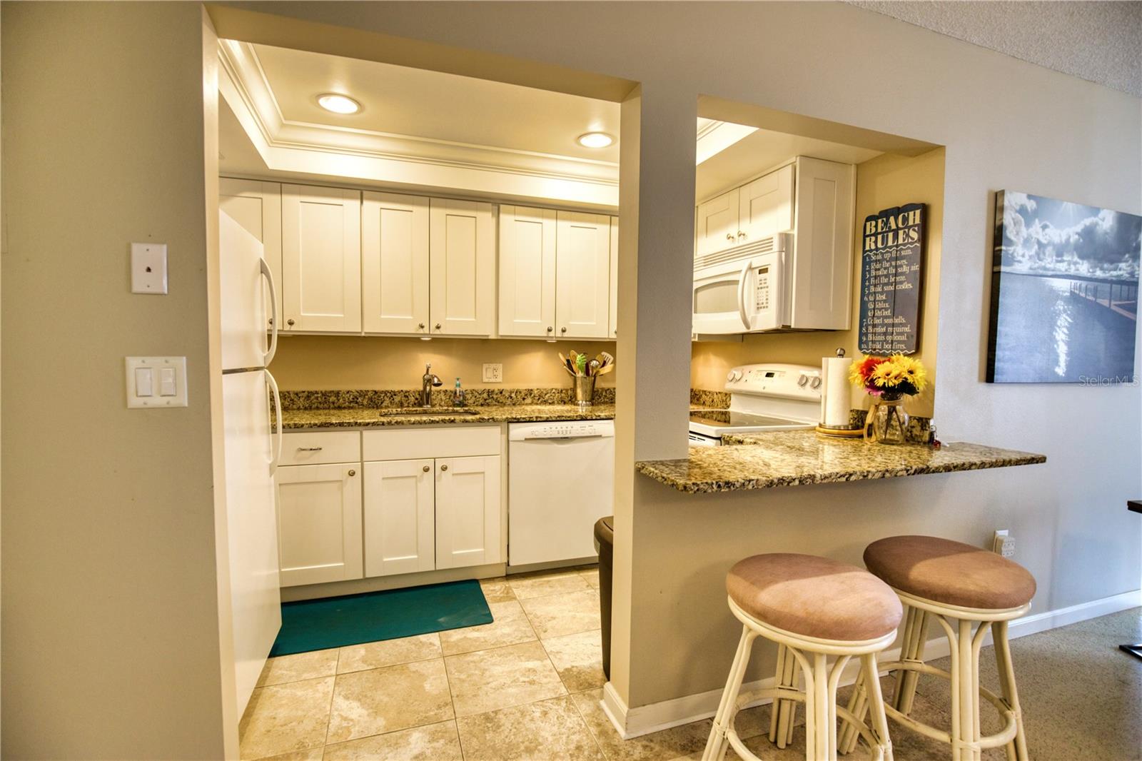 LAS PALMAS - Residential Lease