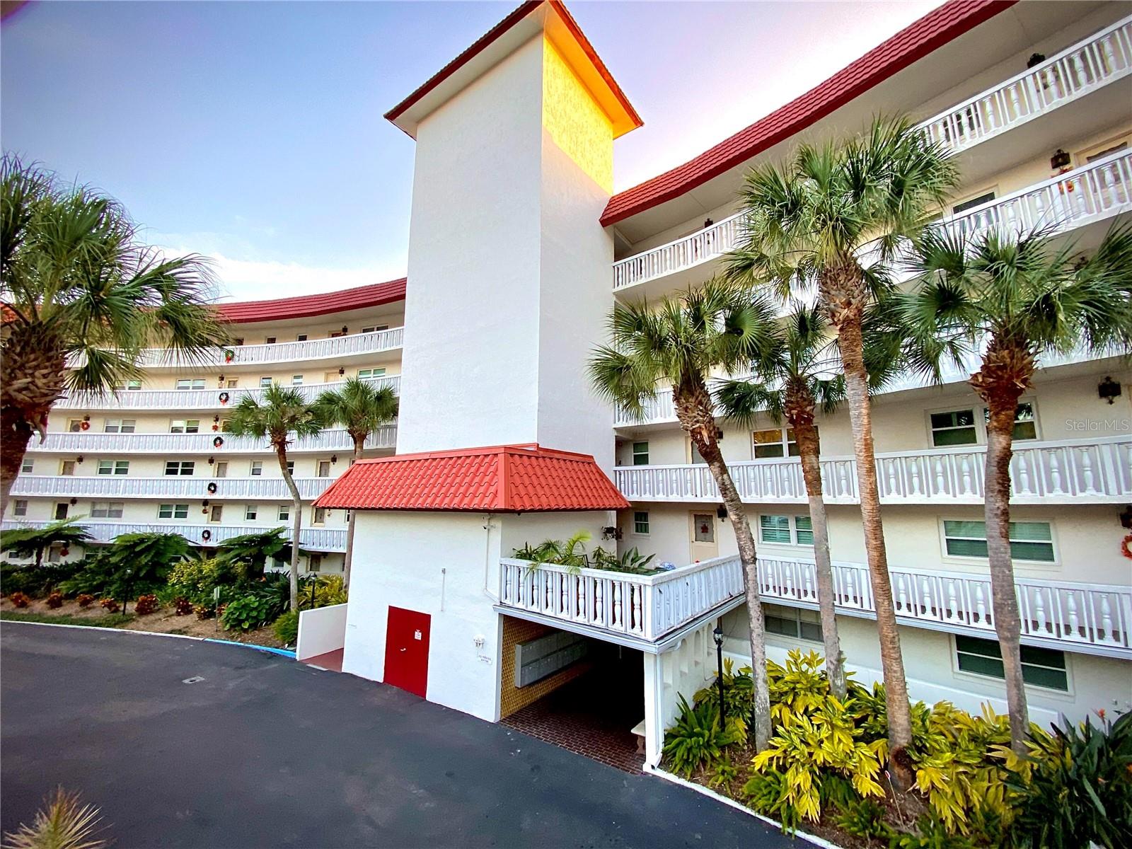 MOUNT DORA VILLA DORA CONDO UNIT 01 - Residential