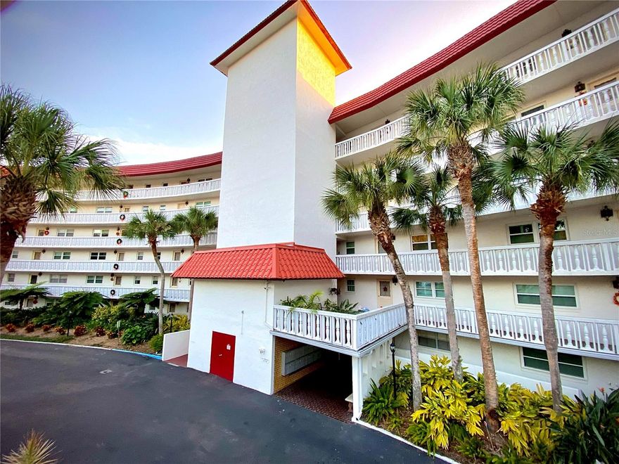 Welcome to this sought after downtown condominium on a quiet historic street. Located in the heart of Mount Dora, this unit has spacious living and an exceptional view of Lake Dora. The kitchen is fully updated with solid wood cabinetry and new appliances. Also, renovations were made in both bathrooms.  Washer/dryer hookups are in-unit, or use the building's laundry facility. Residents have use of the outdoor pool, exercise room, locked storage space, three large lounge rooms, inside assigned parking and may choose to join in the building's social activities such as parties, group dinners, book club and game players. A short stroll brings you to pickleball courts, the weekly farmers market and many local shops for dining, and entertainment. Experience the best of Mount Dora from this ideally located condo.