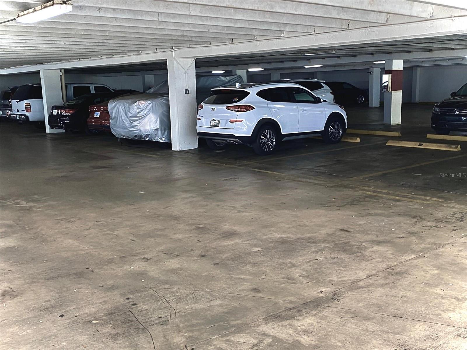 MOUNT DORA VILLA DORA CONDO UNIT 01 - Residential