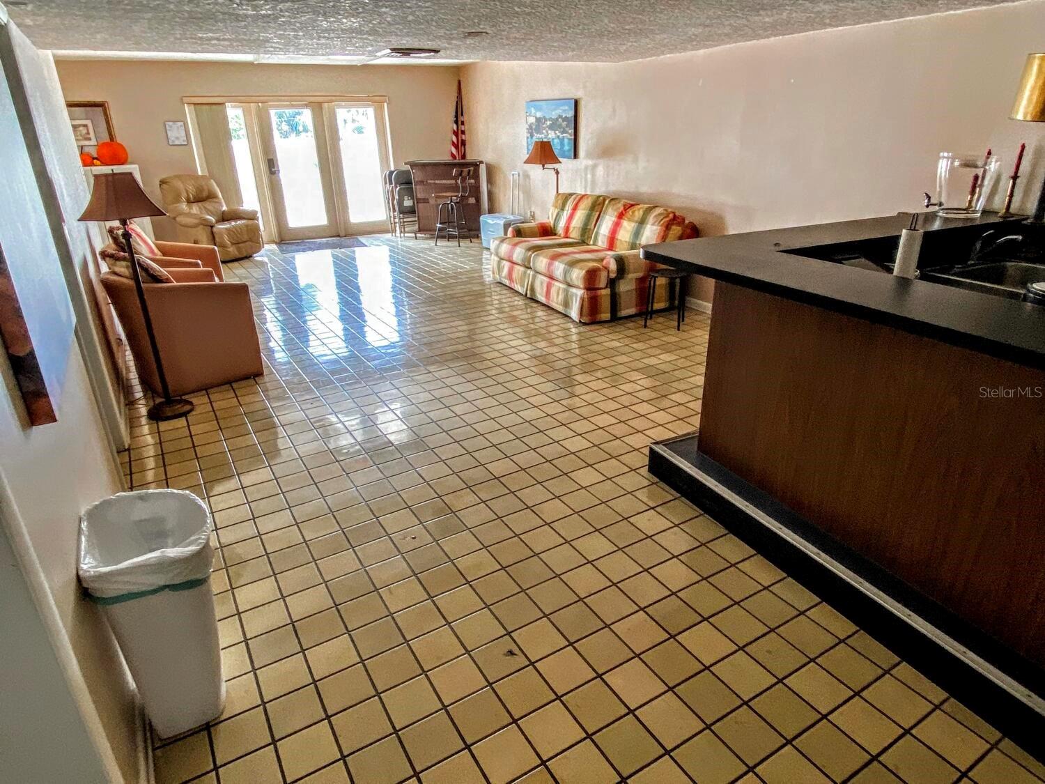 MOUNT DORA VILLA DORA CONDO UNIT 01 - Residential