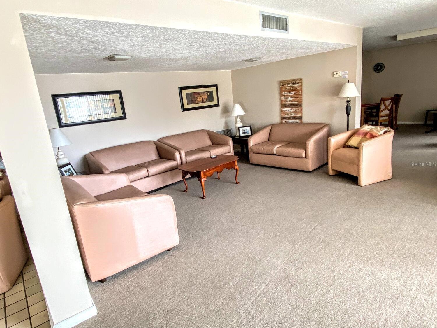 MOUNT DORA VILLA DORA CONDO UNIT 01 - Residential